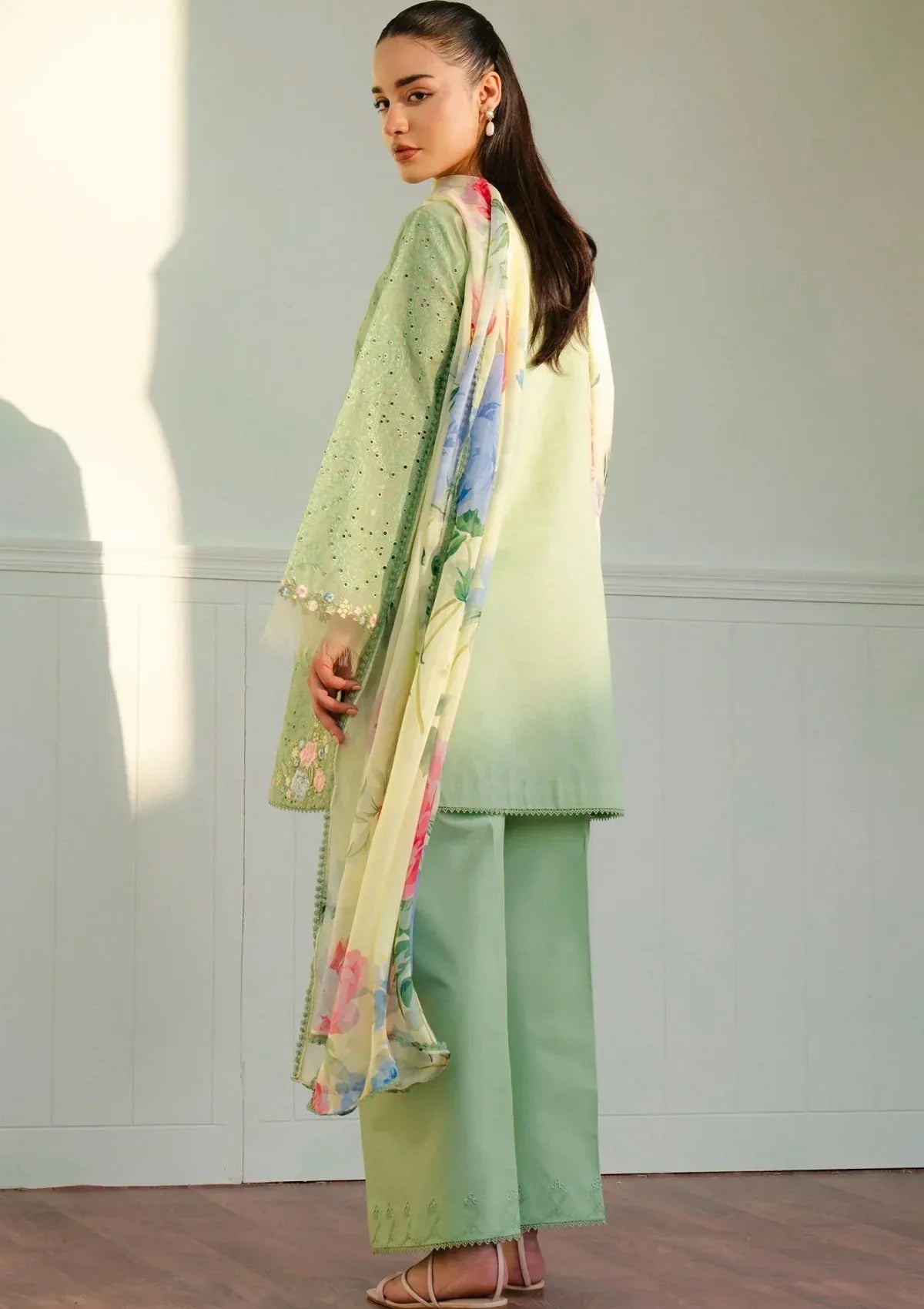 Chikenkari Embroidered lawn Three Piece D/89
