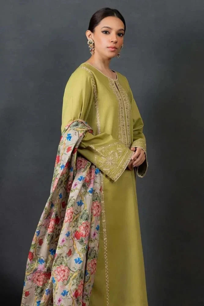 sapphire Embroidered Lawn 3 Piece Suit D/36