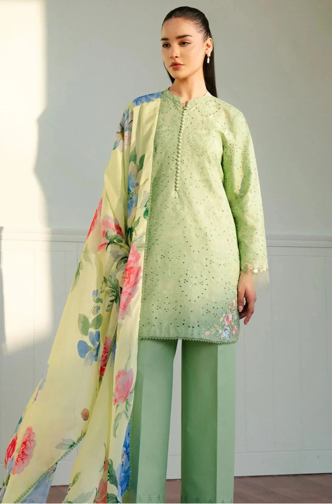 Chikenkari Embroidered lawn Three Piece D/89