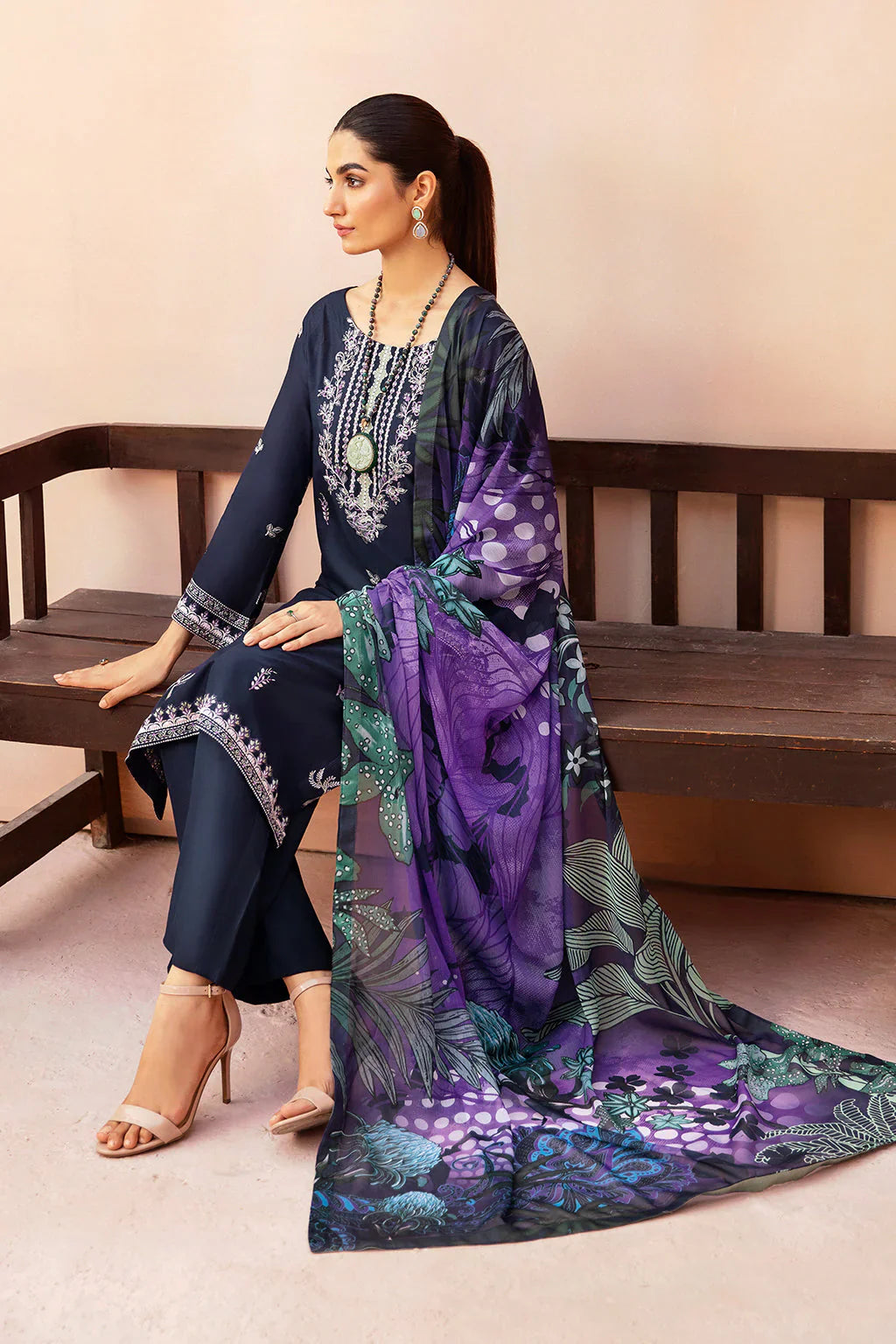Sapphire Embroidered  Lawn 3 Piece Suit SP-D/16