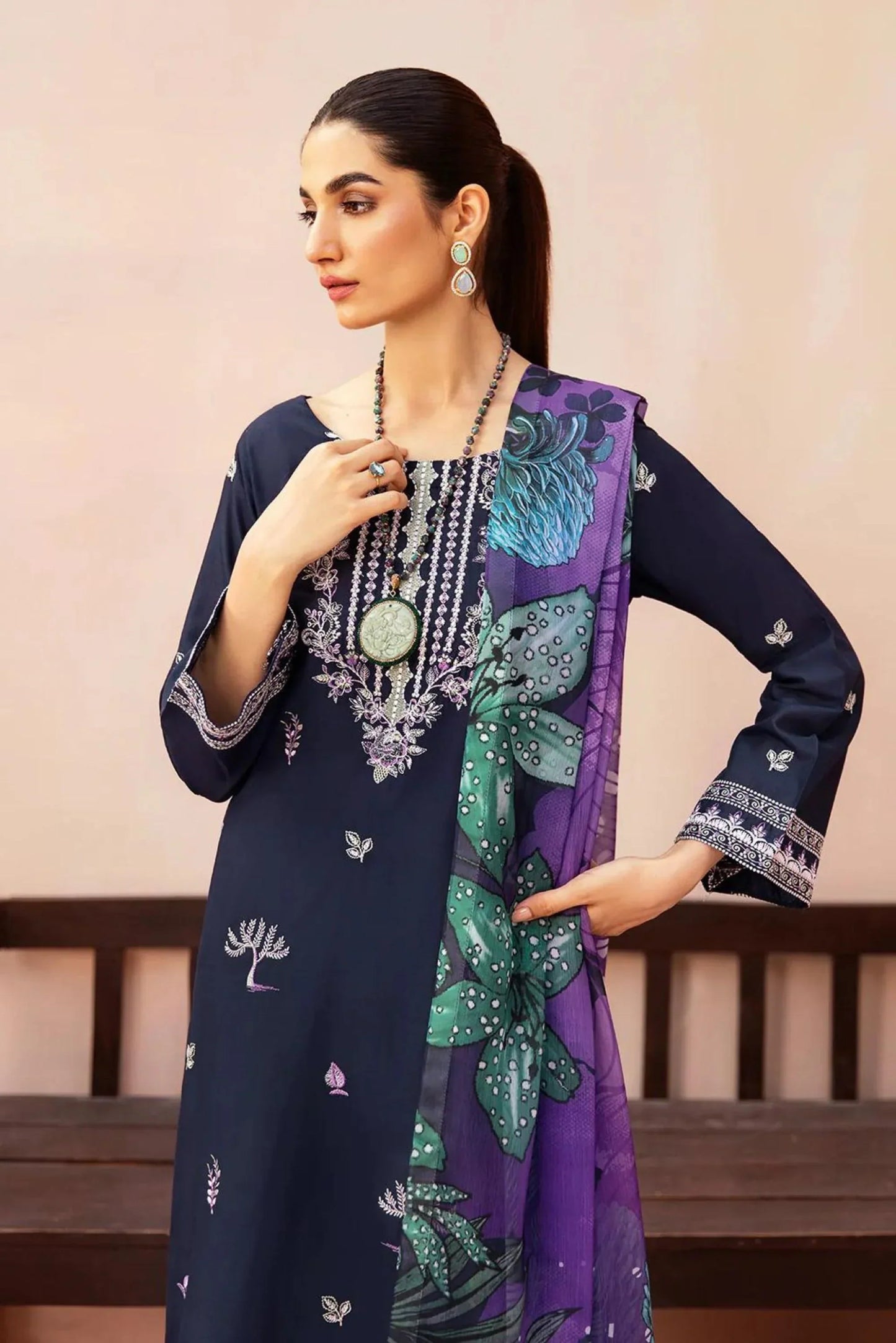 Sapphire Embroidered  Lawn 3 Piece Suit SP-D/16