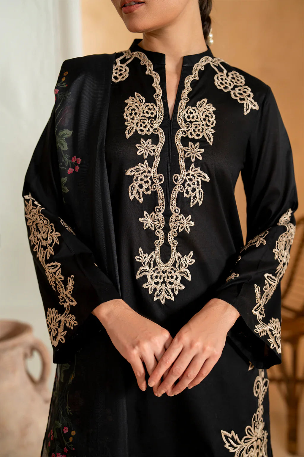 Iznik Embroidered 3 Piece Lawn Suit IZ-56