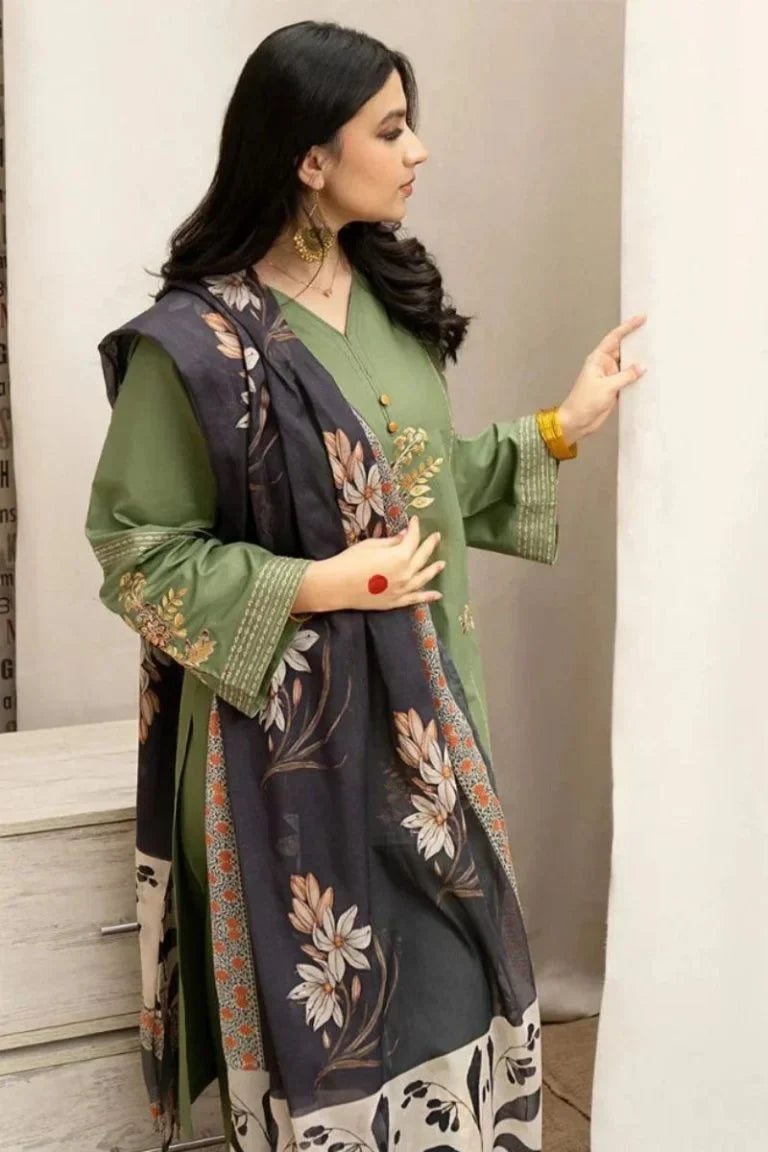 Urge Embroidered lawn Three Piece D/721