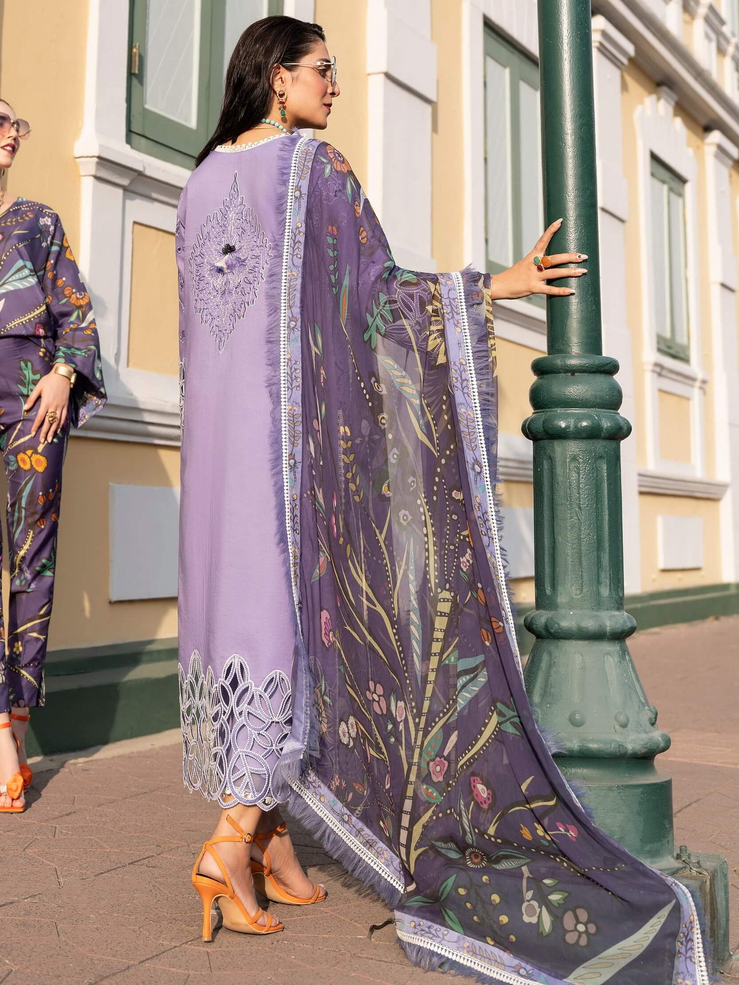 Mushq Embroidered Lawn 3 Piece Suit D/15