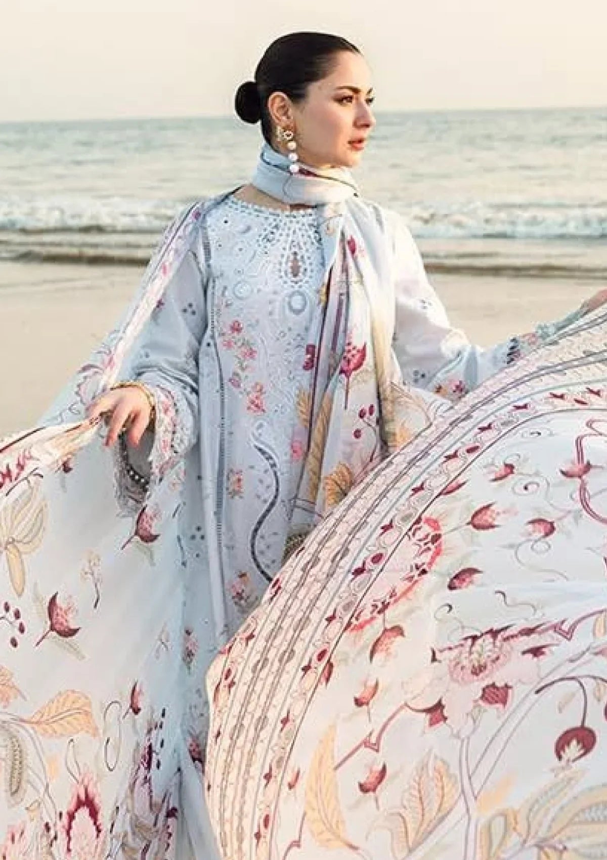 Qalamkar Chikenkari Embroidered 3 Piece Lawn Suit QL-1035