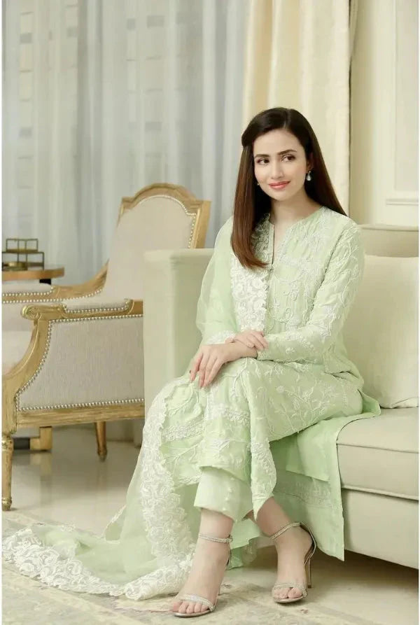 Bareeze Pista Embroidered Lawn 3 Piece Suit D/01 - D#30