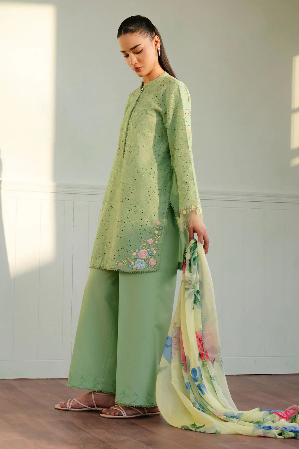 Chikenkari Embroidered lawn Three Piece D/89