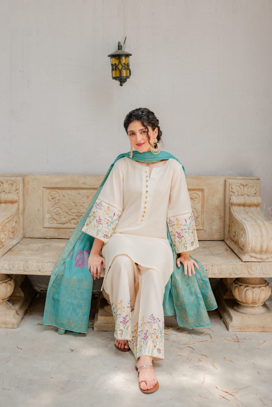 Off white Dhanak Embroidered 3 piece With Woolen Duppata Fcc-882