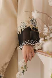 IZEL Embroidered Lawn 3 Piece Suit IZ-09