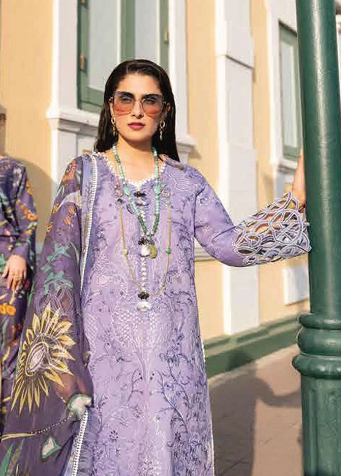 Mushq Embroidered Lawn 3 Piece Suit D/15